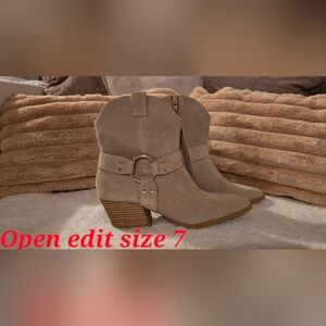 Elegant Suede Ankle Booties